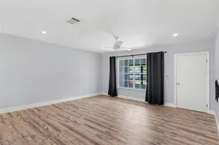 4060 Avanti Cir, North Port, FL 34287 - Photo 9