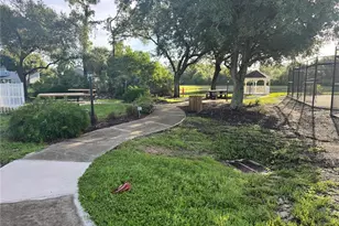 2427 Magnolia Cir, North Port, FL 34289 - Photo 71