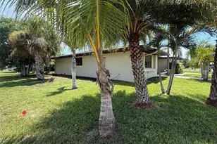2516 Baltic Ave, Port Charlotte, FL 33952 - Photo 5