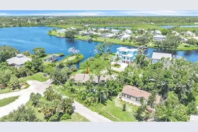 807 Lucille Avenue, Nokomis, FL 34275 - Photo 3