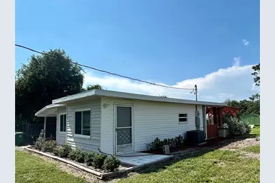 1742 Mangoe St, Punta Gorda, FL 33980 - Photo 3