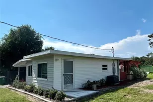 1742 Mangoe St, Punta Gorda, FL 33980 - Photo 3