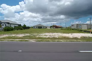 420 Diplomat Pkwy E, Cape Coral, FL 33909 - Photo 1