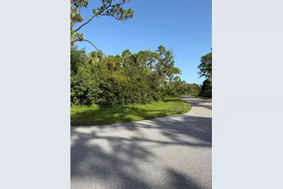 12134 Chapman Ave, Port Charlotte, FL 33983 - Photo 5