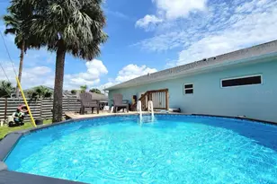 562 Flamingo Rd, Venice, FL 34293 - Photo 3