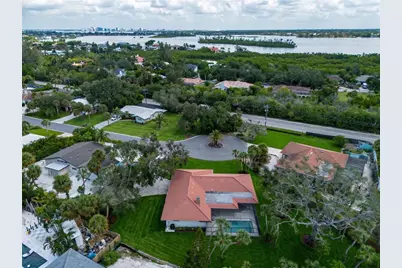 670 Venice Lane, Sarasota, FL 34242 - Photo 3