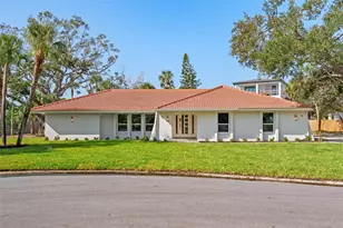 670 Venice Ln, Sarasota, FL 34242 - Photo 1