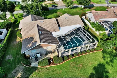 7913 Broadmoor Pines Boulevard, Sarasota, FL 34243 - Photo 9