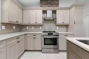 1056 Cazenovia St, Port Charlotte, FL 33952 - Photo 7