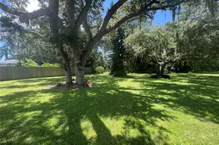 488 N Spring Lake Blvd, Port Charlotte, FL 33952 - Photo 3