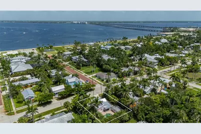 717 W Marion Avenue, Punta Gorda, FL 33950 - Photo 7