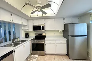 12274 SW Egret Cir, Lake Suzy, FL 34269 - Photo 15