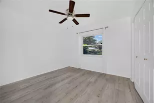 3917 Sawyerwood Rd, Sarasota, FL 34233 - Photo 25