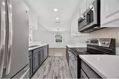 3917 Sawyerwood Road, Sarasota, FL 34233 - Photo 17