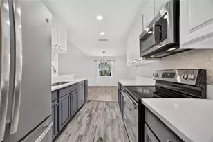 3917 Sawyerwood Rd, Sarasota, FL 34233 - Photo 17