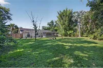 3917 Sawyerwood Road, Sarasota, FL 34233 - Photo 47