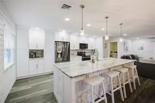 625 E Baffin Dr, Venice, FL 34293 - Photo 9