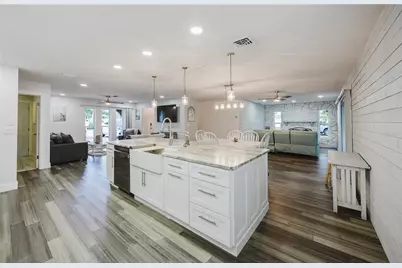 625 E Baffin Drive, Venice, FL 34293 - Photo 11