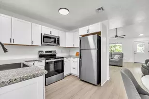 537 Capitol St, North Fort Myers, FL 33903 - Photo 7