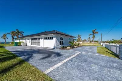 5117 Collingswood Boulevard, Port Charlotte, FL 33948 - Photo 9