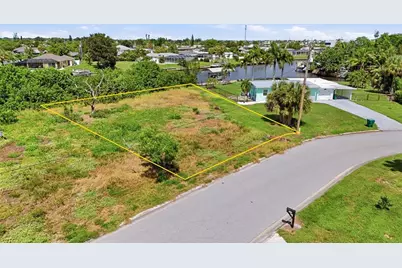 213 Waterway Circle NE, Port Charlotte, FL 33952 - Photo 3