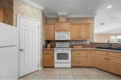 1000 Kings Highway #105, Port Charlotte, FL 33980 - Photo 9