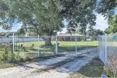 4875 SE Apache Drive, Arcadia, FL 34266 - Photo 3