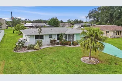 418 Cypress Avenue NW, Port Charlotte, FL 33952 - Photo 3