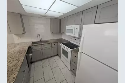 460 Base Avenue E #110, Venice, FL 34285 - Photo 5