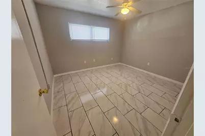 460 Base Avenue E #110, Venice, FL 34285 - Photo 3