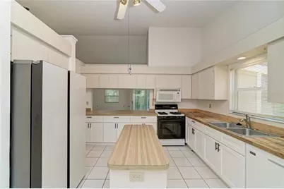 4863 Village Gardens Drive #186, Sarasota, FL 34234 - Photo 11