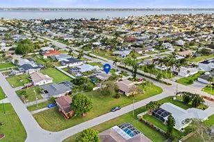 1829 Cornwallis Pkwy, Cape Coral, FL 33904 - Photo 9