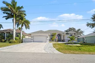 4256 Beach View Ct, Port Charlotte, FL 33948 - Photo 15