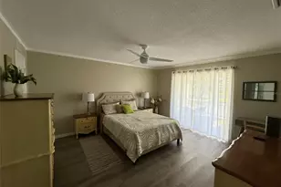 998 Bass Ct, Venice, FL 34293 - Photo 5