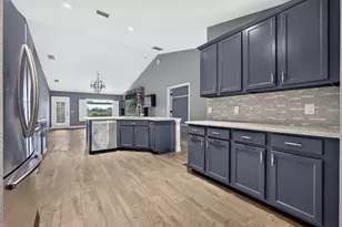 13443 SW Pembroke Cir N, Lake Suzy, FL 34269 - Photo 11