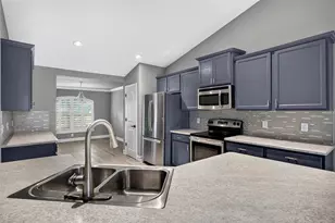 13443 SW Pembroke Cir N, Lake Suzy, FL 34269 - Photo 13
