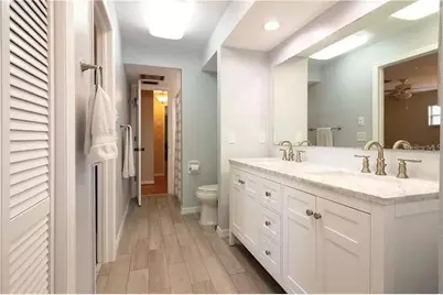 421 Palm Avenue N, Saint Petersburg, FL 33703 - Photo 11