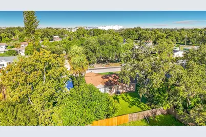 1409 17th Street E, Bradenton, FL 34208 - Photo 17