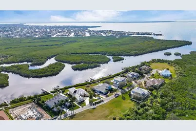 4061 Lea Marie Island Drive, Port Charlotte, FL 33952 - Photo 13