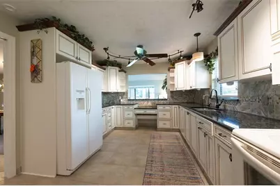 11409 SW Courtney Drive, Lake Suzy, FL 34269 - Photo 7