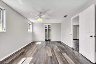 528 Magnolia Ave NW, Port Charlotte, FL 33952 - Photo 17