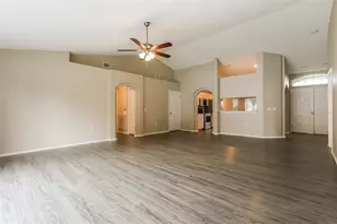 8375 Greystone Dr, Lakeland, FL 33810 - Photo 3