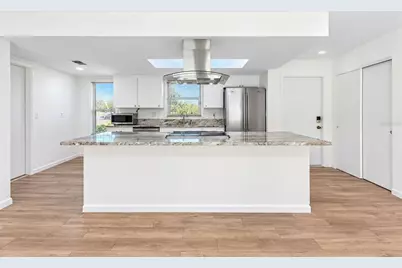 18565 Robinson Avenue, Port Charlotte, FL 33948 - Photo 15