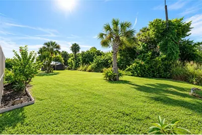 18565 Robinson Avenue, Port Charlotte, FL 33948 - Photo 51