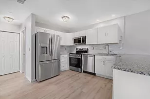 5520 Kenwood Dr, North Port, FL 34287 - Photo 9