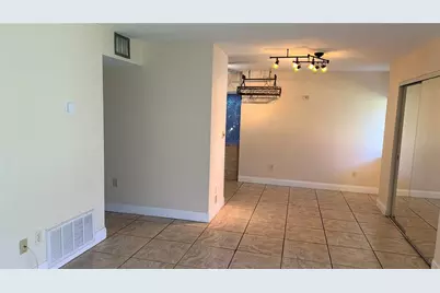 2920 Clark Road #204, Sarasota, FL 34231 - Photo 7