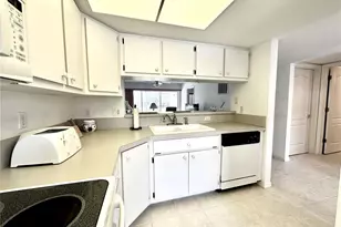 11644 SW Egret Cir, Lake Suzy, FL 34269 - Photo 11