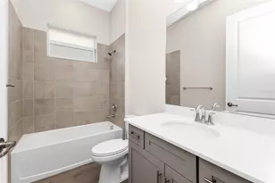 12850 Tulum Loop, Venice, FL 34293 - Photo 9