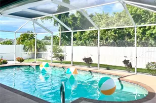 582 Azalea Dr NW, Port Charlotte, FL 33952 - Photo 5