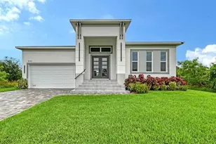 8147 Tracy Cir, Port Charlotte, FL 33981 - Photo 5